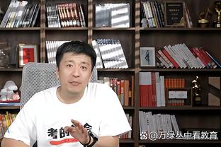 小心被biu！小伙假装中东人到篮球场丢下黑包 打球的全跑了？